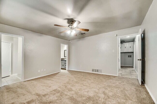 Building Photo - Great 3-2-2 in North Richland Hills surrounded by mature trees