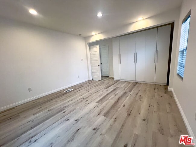 Building Photo - 1206 Keniston Ave