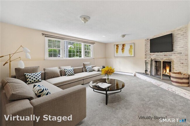 Building Photo - 4 Cranbury Woods Rd