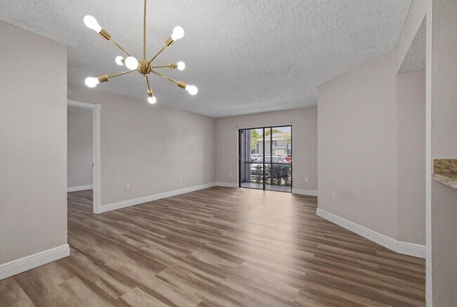 Building Photo - 468 NE 206th Ln