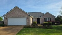 Building Photo - Beautiful home just minutes to Medina Middle School with Lawn care included