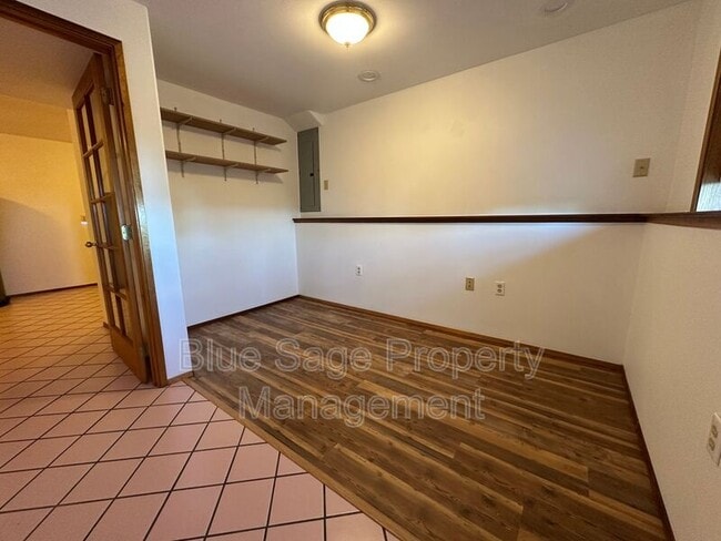 Building Photo - 421 Reservoir Rd