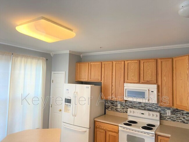 Building Photo - 7890 Ivy Terrace