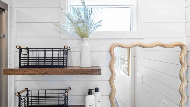 Building Photo - 316 Bream Ave