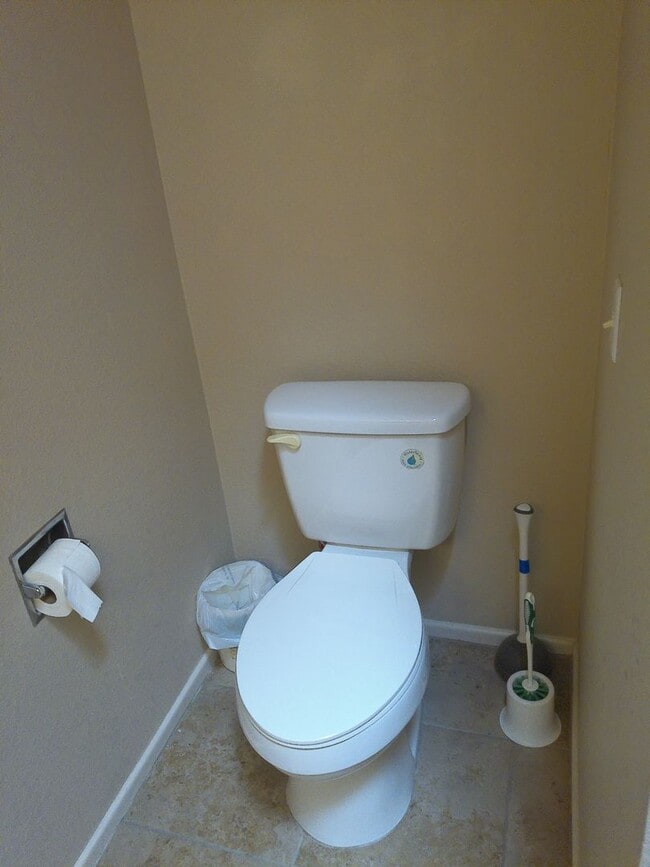 Building Photo - Seasonal  available Sept 1, 2025 to April 30,2026