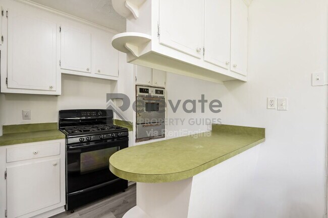 Building Photo - 4211 Wayside Rd