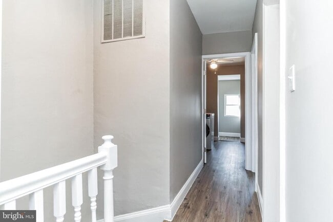 Building Photo - 1515 1st St SW