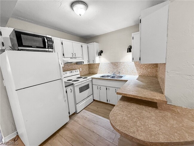 Building Photo - 3744 Estelle Ave