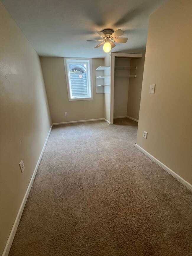 Building Photo - 3 Bed/1 Bath with Bonus Room and Fully Fenced in Yard!