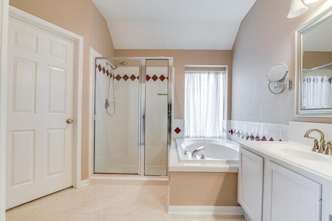 Building Photo - 1718 Bumelia Ct