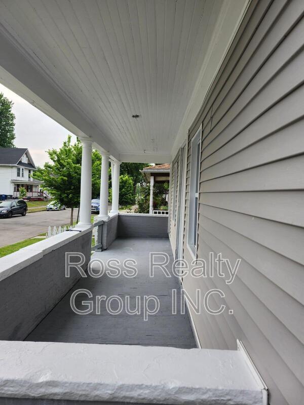 Building Photo - 653 Oswald St