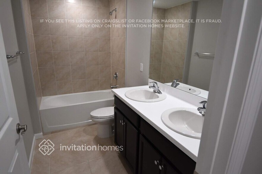 Building Photo - 1814 SE Genaro Terrace