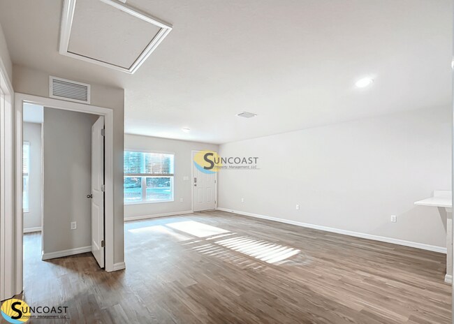 Building Photo - 11008 N Edith Point