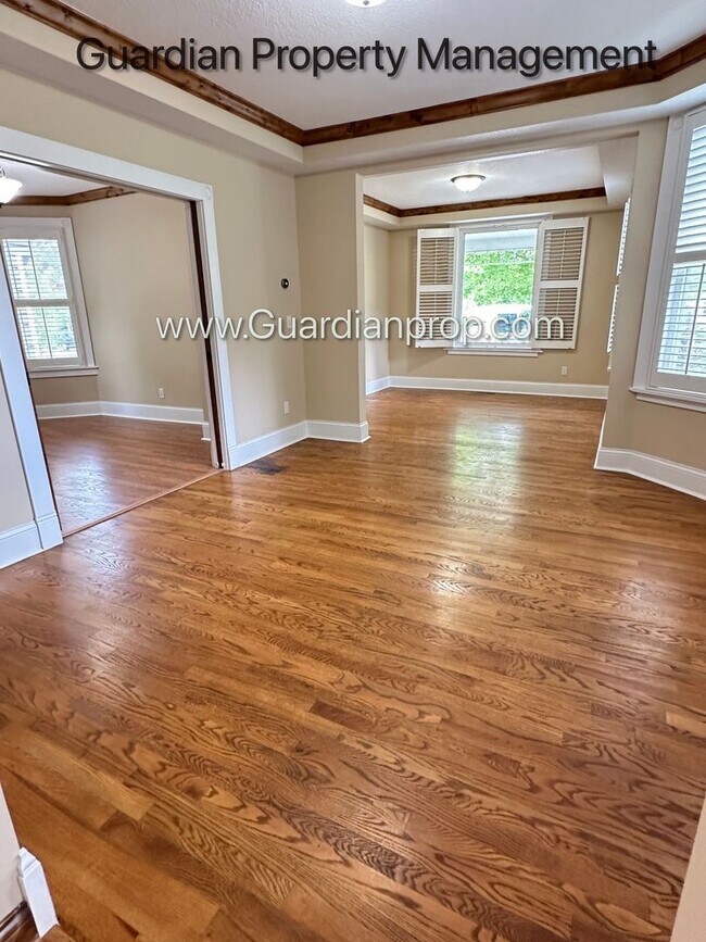 Building Photo - Downtown Hopkins SFH, Fenced Yard, Patio, Spacious Primary, 4 Car Detached Garage