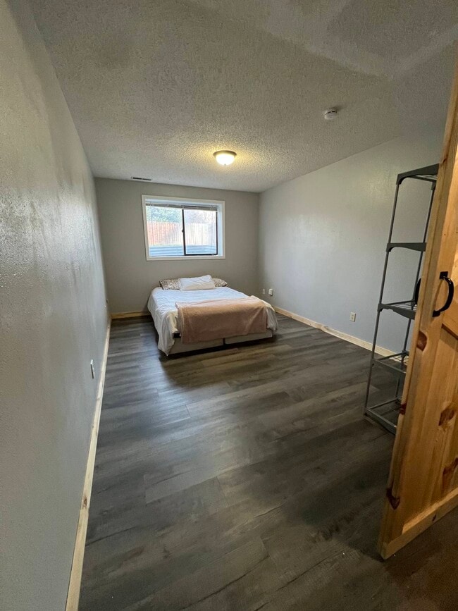 Building Photo - 100 Hills W Way