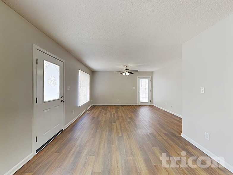 Building Photo - 924 Pine Cir Dr NW