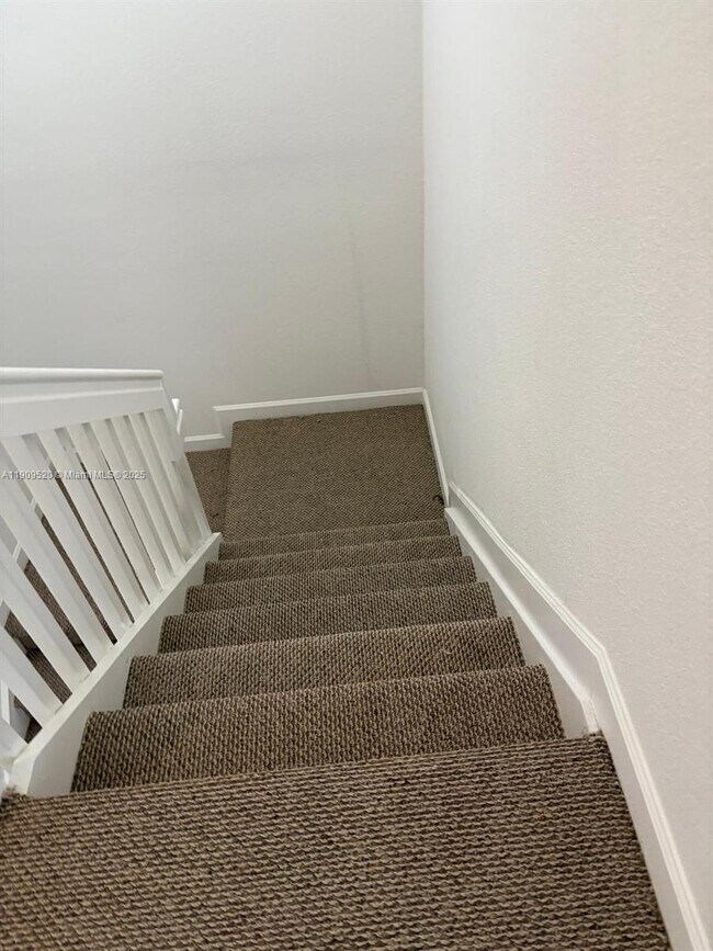 Building Photo - 4236 SW 164th Ct