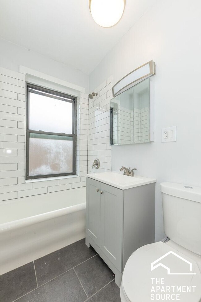 Building Photo - 209 Kedzie St