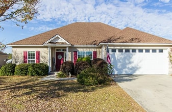 Building Photo - Spacious 3BD/2BA Home in Hahira with Scree...