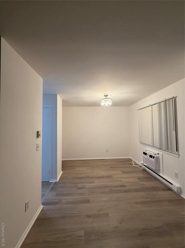 Building Photo - 1203 Village Dr