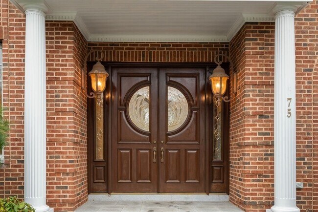 Building Photo - 75 Woodfall Rd