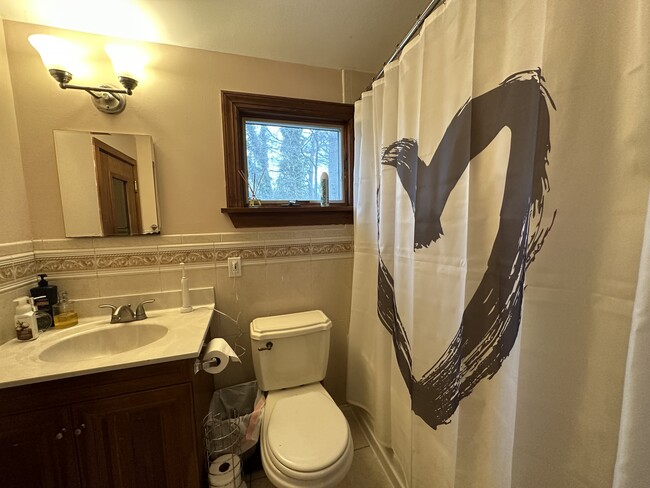Full bath upper level - 10 Miller Place Rd