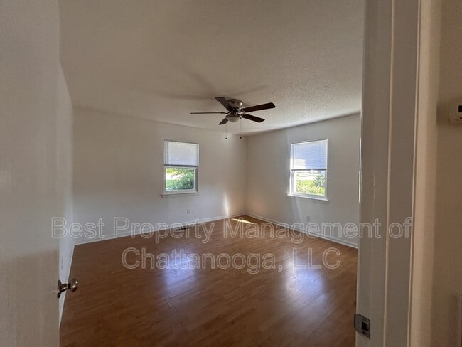 Building Photo - 4000 Webb Rd