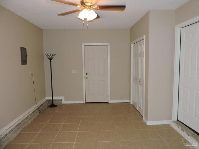 Building Photo - 1020 Sagebrush Trail