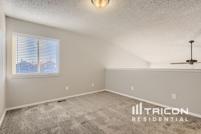 Building Photo - 16854 Dandelion Way