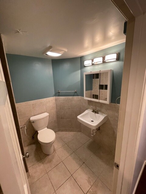 Building Photo - 2743 4th St NE