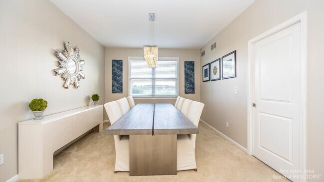 Building Photo - 815 Atherstone Dr
