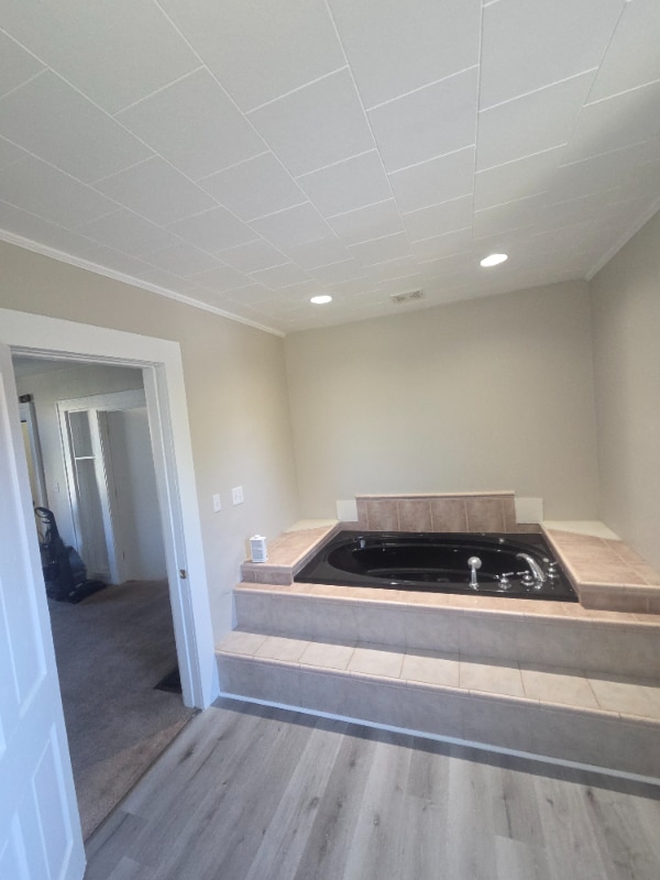 Building Photo - 340 W 24th St