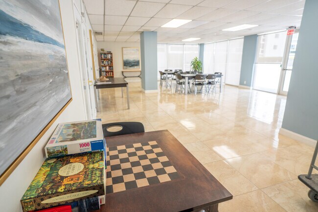 Building Photo - 2701 N Ocean Blvd