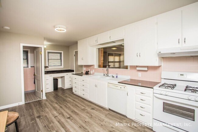 Building Photo - 3212 36th St