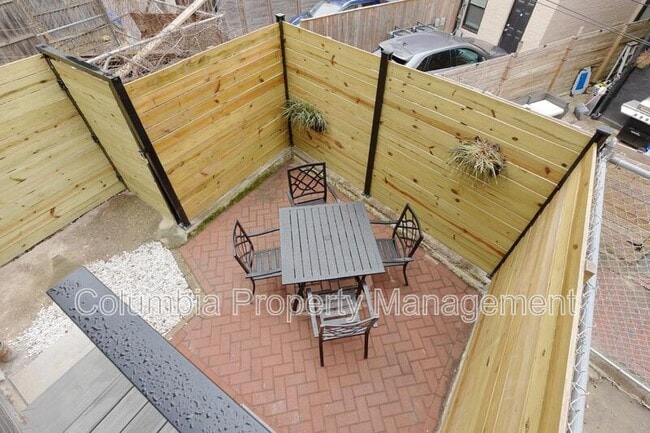 Building Photo - 11 Q St NE