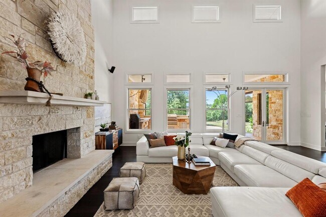 Building Photo - 3400 Tuscany Dr
