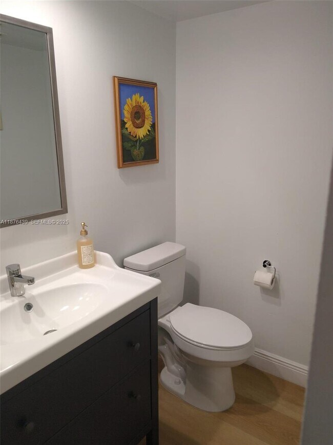 Building Photo - 3510 Oaks Way