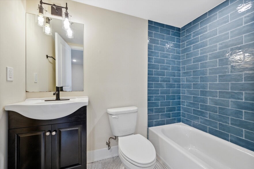 Building Photo - 1804 W Berks St