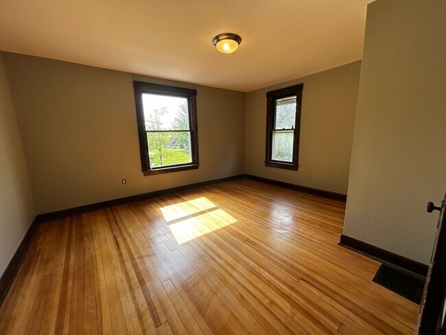 Building Photo - 405 N Indiana Ave