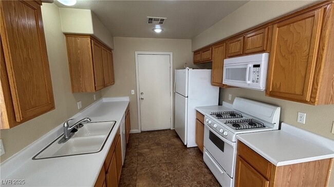 Building Photo - 709 Spotted Eagle St