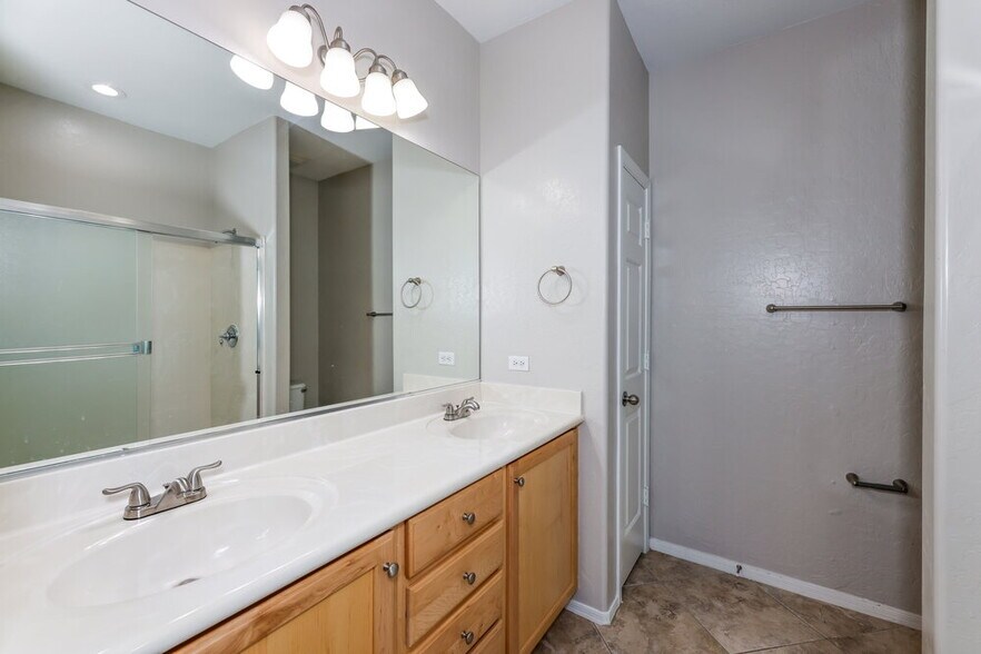Building Photo - 6166 Jutland Ave