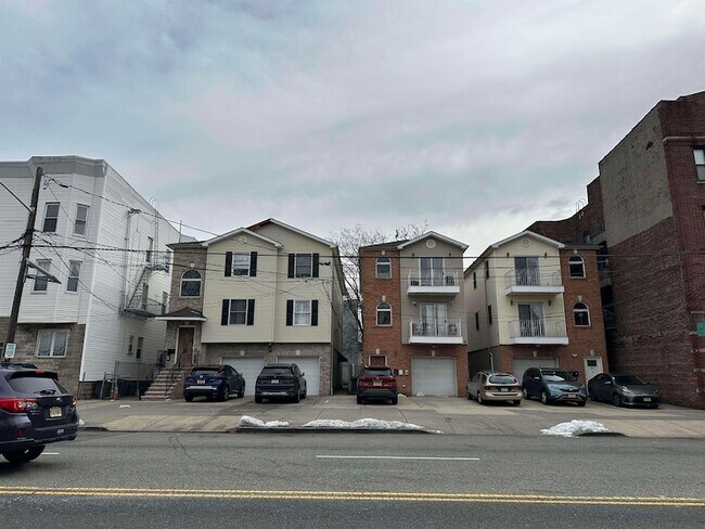 Building Photo - 468 John F. Kennedy Blvd