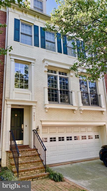 Building Photo - 7449 Carriage Hills Dr