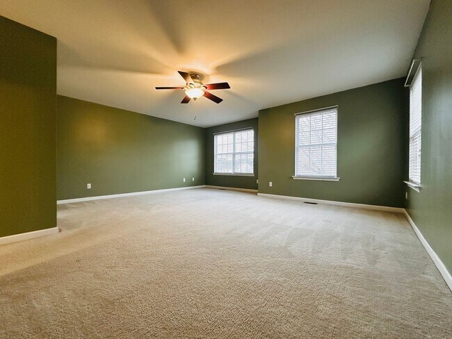 Building Photo - End-Unit 3BR Townhome Minutes to NCSU, Downtown & Crossroads