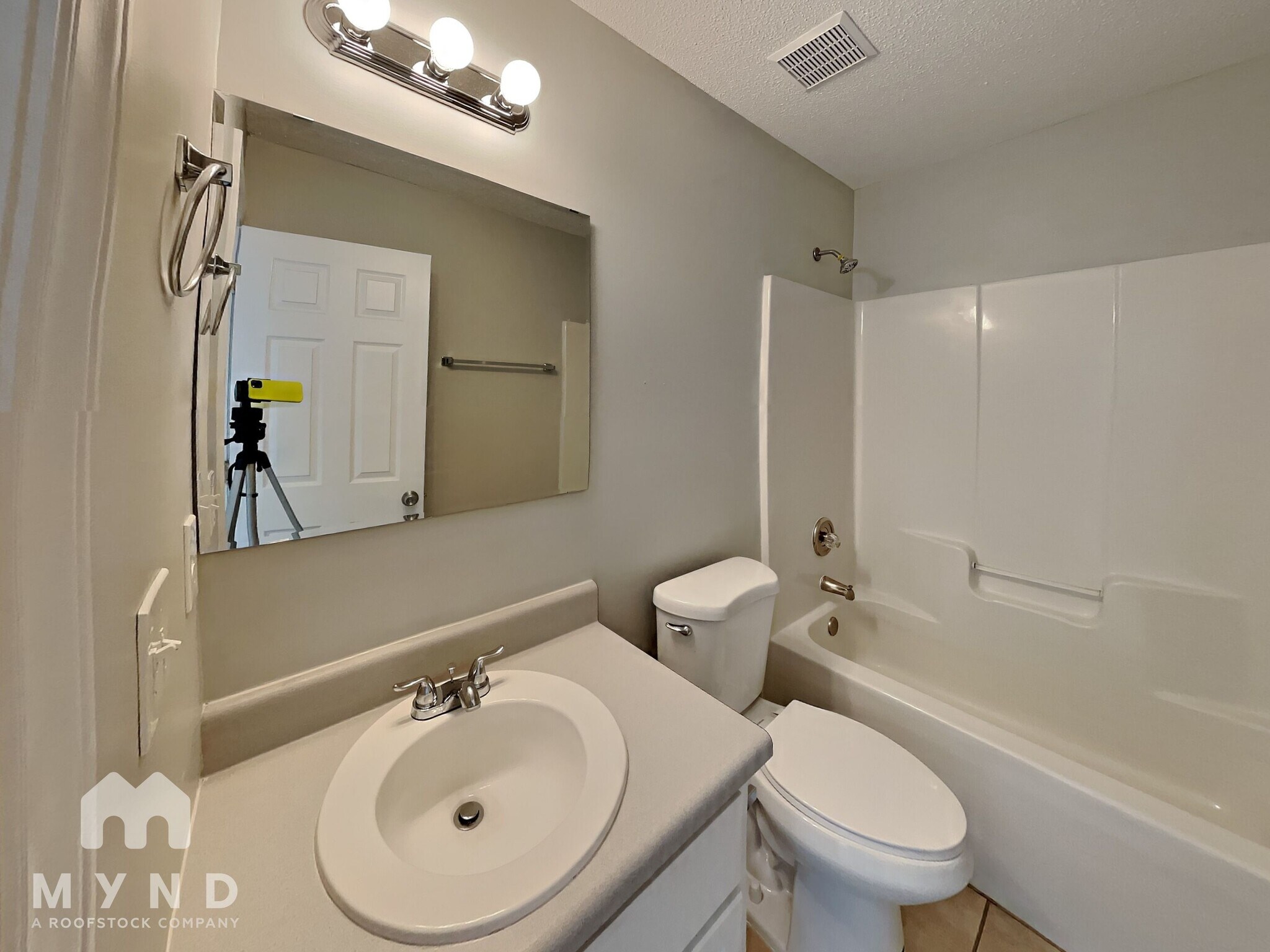 Building Photo - 32 Winesap Ln