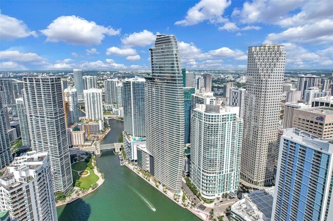 Building Photo - 300 Biscayne Blvd Way
