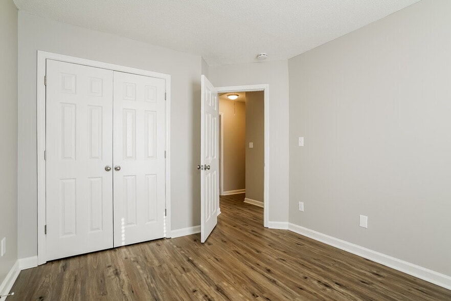 Building Photo - 203 Zircon Ln