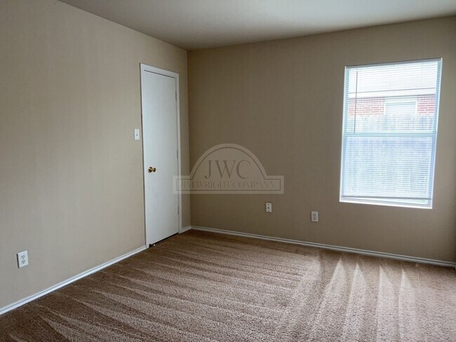 Building Photo - 5106 Lauren Lea Dr