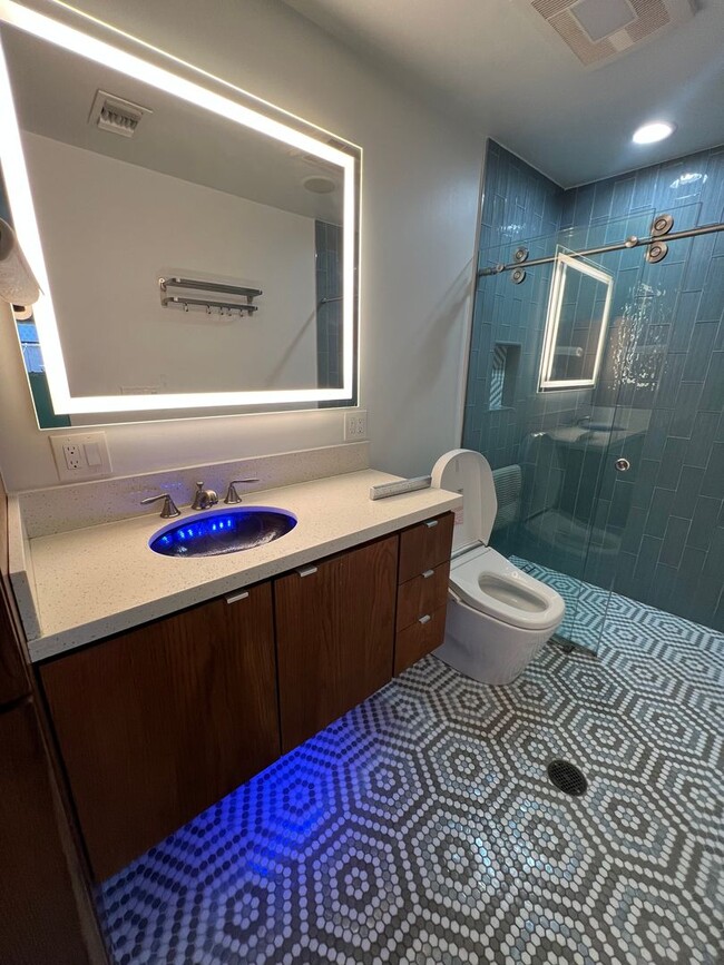 Building Photo - Comfort Meets Style in This Updated Kentwood Home