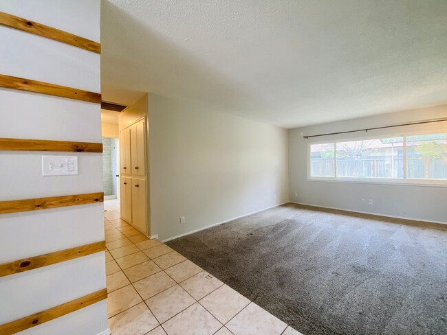 Building Photo - $2,100 Charming 3 Bedroom Home With 2 Livi...